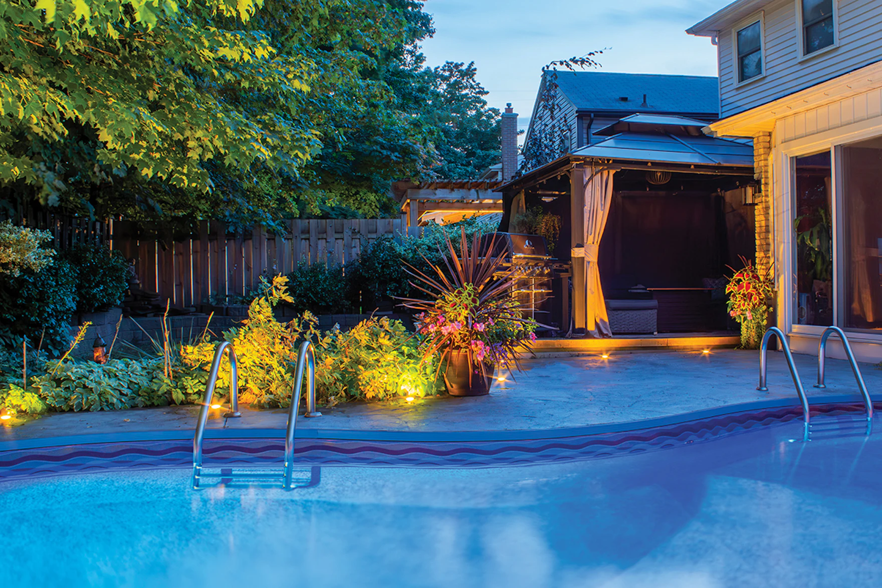 Backyard pool photo featuring Surf Antigua pool liner.